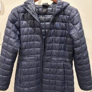 Essentially NEW Women's Size M North Face Jacket - Dark Blue